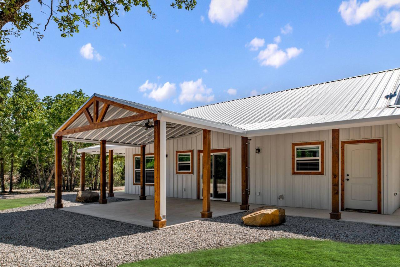 Barndominium Exterior Ideas: Unique Design Concepts to Elevate Your Country Home